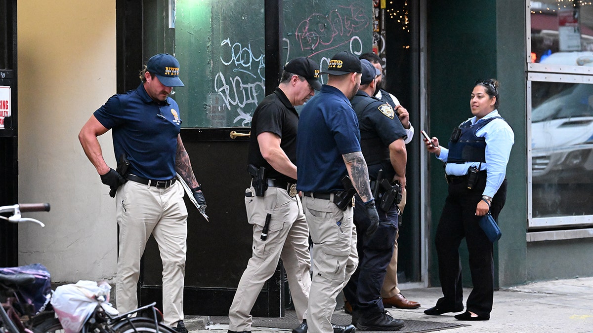NYPD Officers Fatally Shoot Man Advancing with Knife in Manhattan