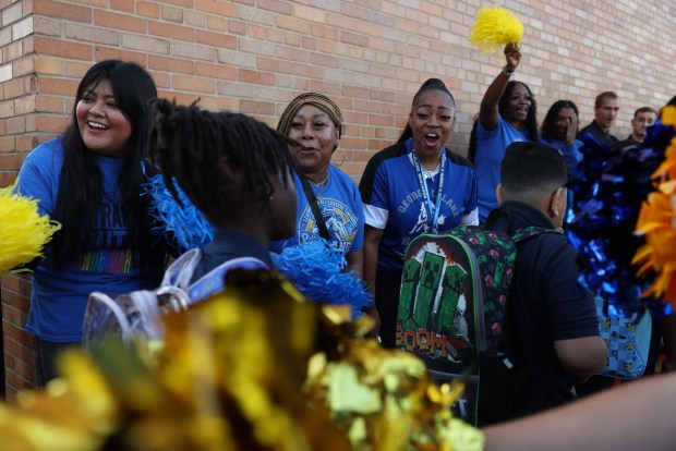 Chicago Students Celebrate First Day of School with Warm Welcome