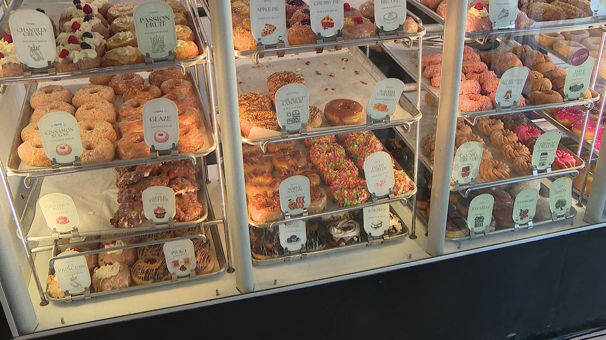 Community Support Rescues Arizona Doughnut Shop