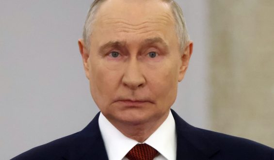 Challenges Facing Putin Ahead of Parliamentary Elections