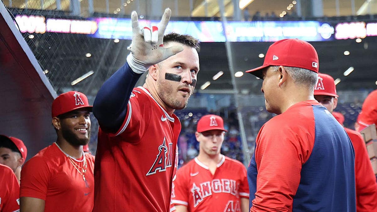 Angels Players Experience Unusual Golf Outing Amid Trade Deadline