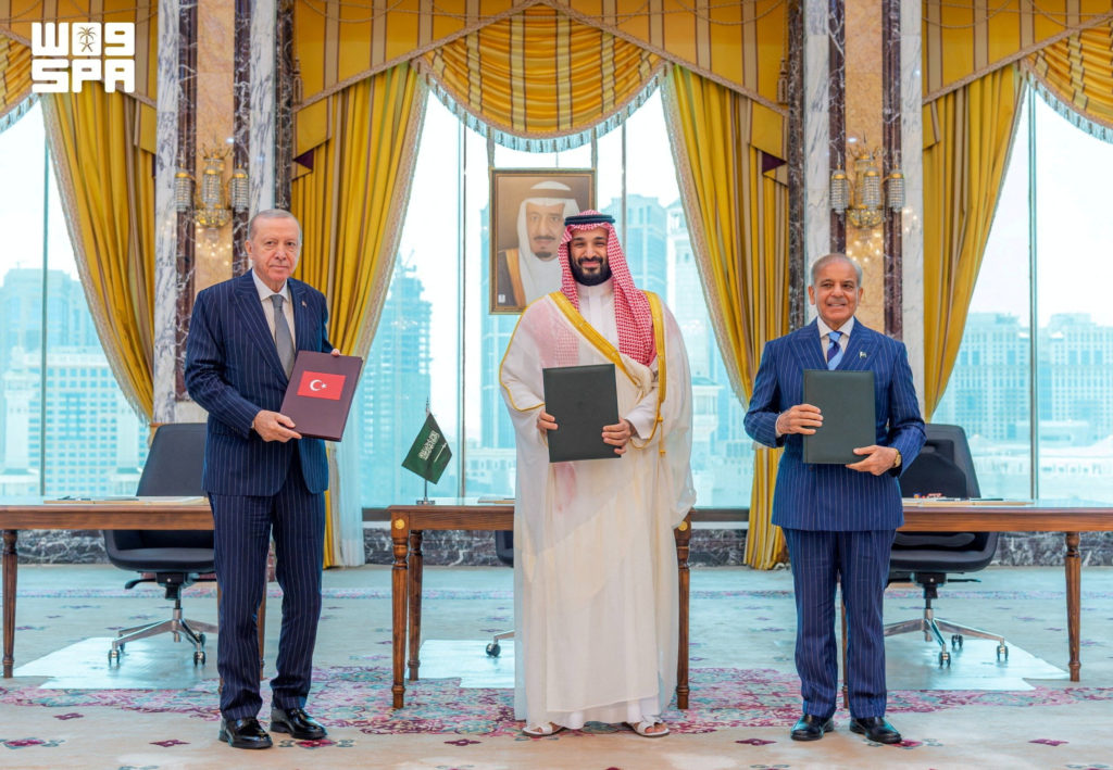 Mecca Joint Defense Agreement Signed by Pakistan, Saudi Arabia, and Turkey