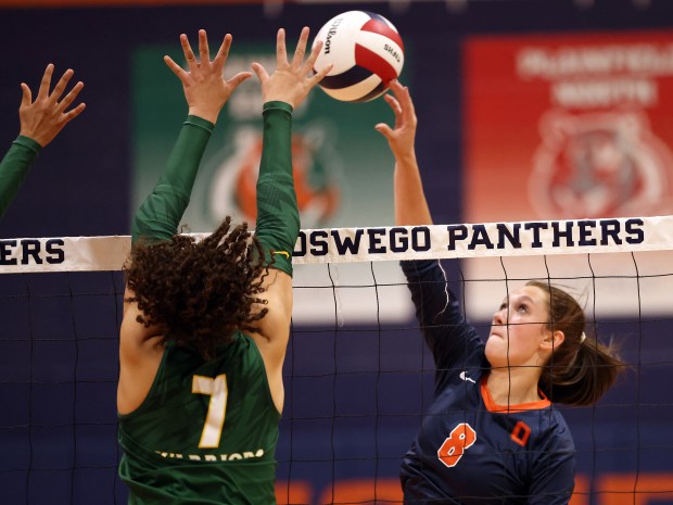 Engler Impresses in Volleyball Debut after Transfer to Oswego