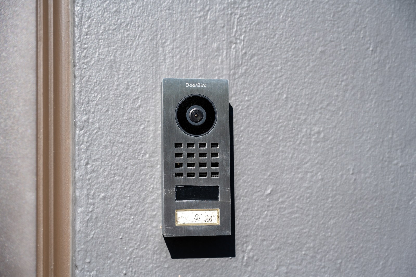Smart-Home Surveillance in Real Estate