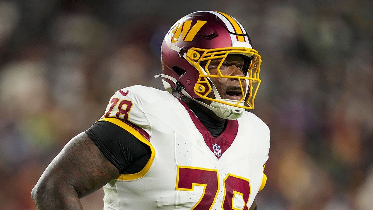 Washington Commanders Tackle Laremy Tunsil to Undergo Surgery