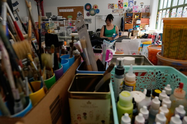 The Role of Creative Reuse Centers in Promoting Sustainable Art Practices