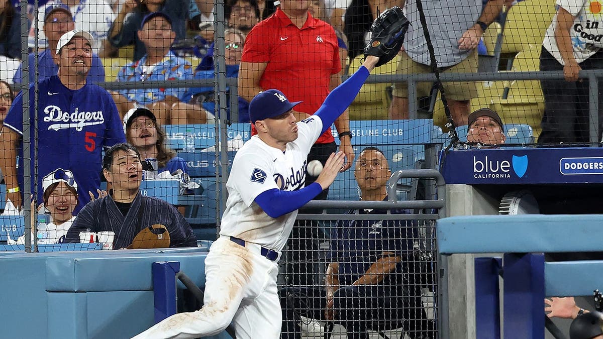 Freddie Freeman’s Scary Fall During Dodgers Game