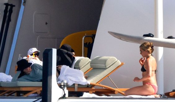 Jennifer Aniston and Courteney Cox Enjoy Yacht Vacation in Mallorca