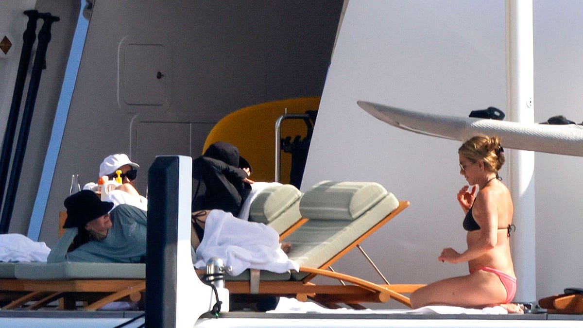 Jennifer Aniston and Courteney Cox Enjoy Yacht Vacation in Mallorca