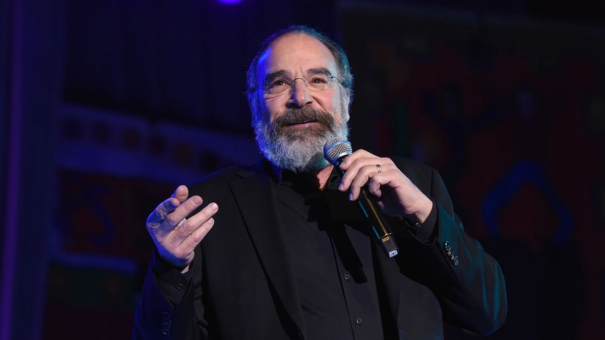 Mandy Patinkin Chooses Human Composting for His End-of-Life Plans
