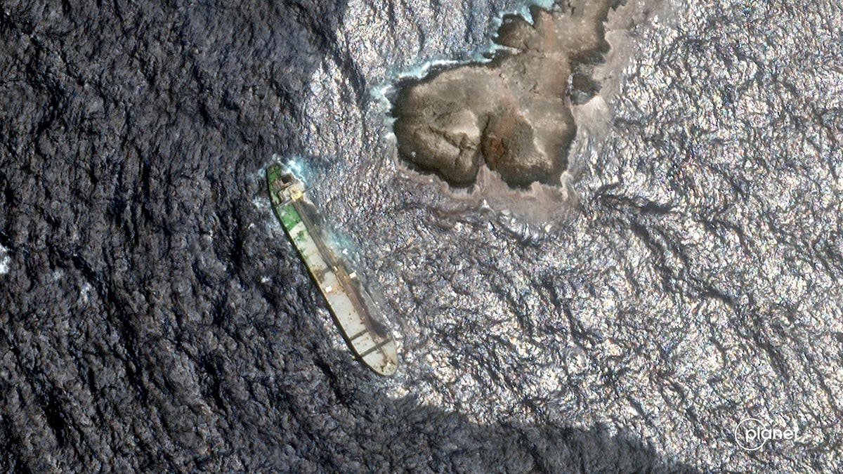 Sanctioned Tanker Raises Environmental Concerns Off Oman