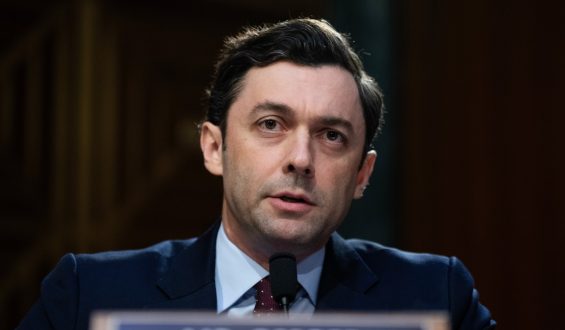 Georgia Senate Race Sees Intense Fundraising and High Stakes