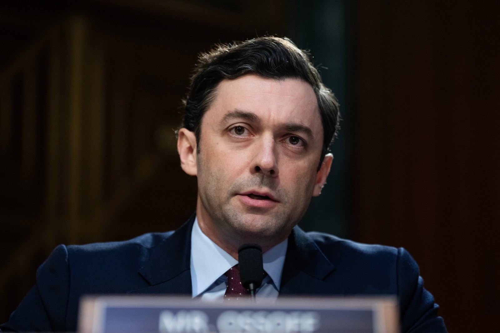 Georgia Senate Race Sees Intense Fundraising and High Stakes