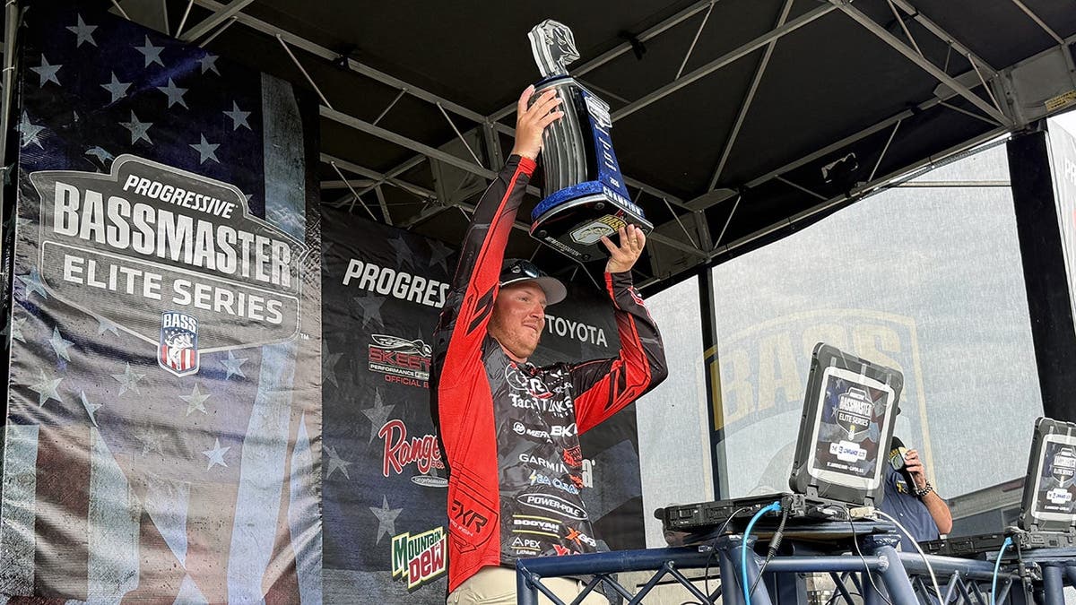 Evan Kung Triumphs in Bassmaster Elite at St. Lawrence