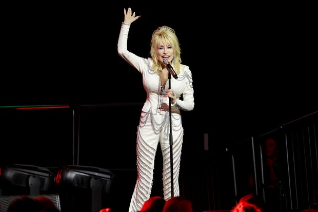 Nashville Airport May Be Renamed for Dolly Parton