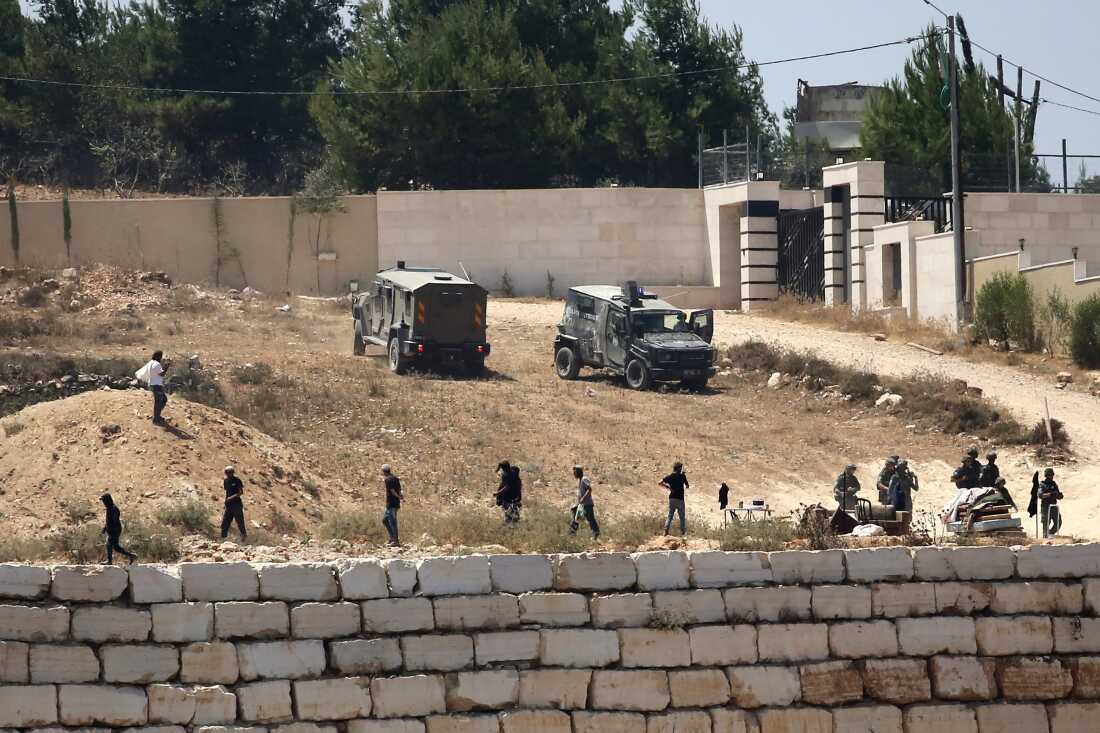 Tensions Escalate as Settlers Blockade Palestinian Homes in West Bank