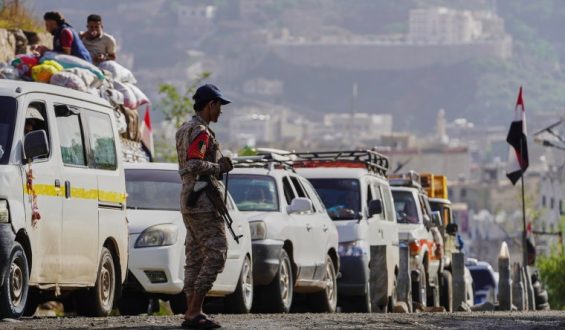 Escalation in Yemen as Houthi Attacks Intensify Against Government Troops