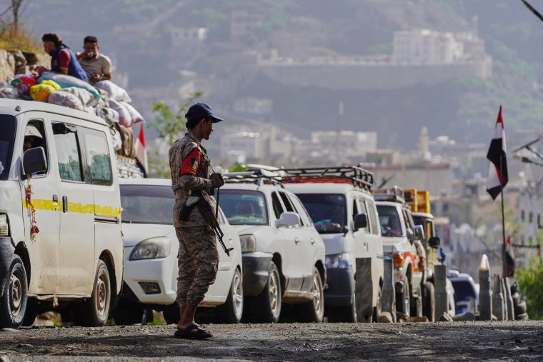 Escalation in Yemen as Houthi Attacks Intensify Against Government Troops
