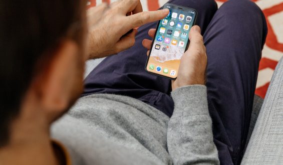 Impact of Apple’s AI Settlement on iPhone Users