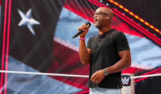 Darius Rucker’s Stirring National Anthem Performance at WWE SummerSlam