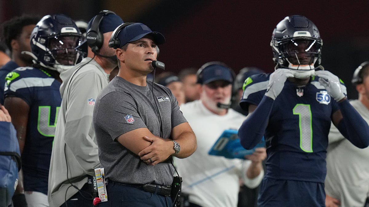 Seattle Seahawks Open Doors to ‘Hard Knocks’, Highlighted by Blue Angels Spectacle
