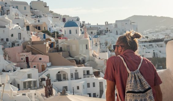 Tourists Face Challenges on High-Speed Ferries in Greece