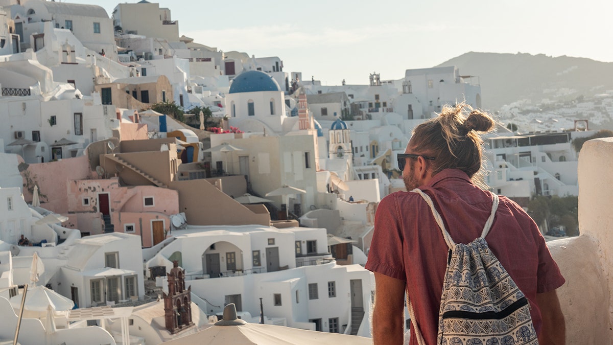 Tourists Face Challenges on High-Speed Ferries in Greece