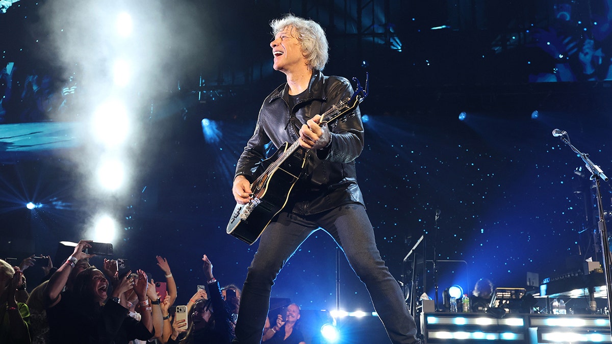 Jon Bon Jovi Offers Refunds After Interrupting Madison Square Garden Performance