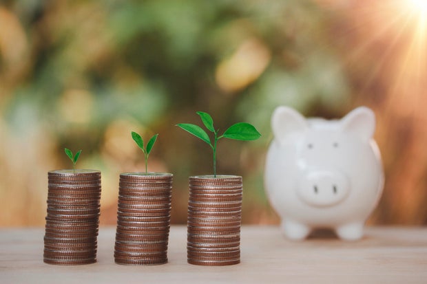 Comparing Investment Benefits: CDs vs. High-Yield Savings Accounts
