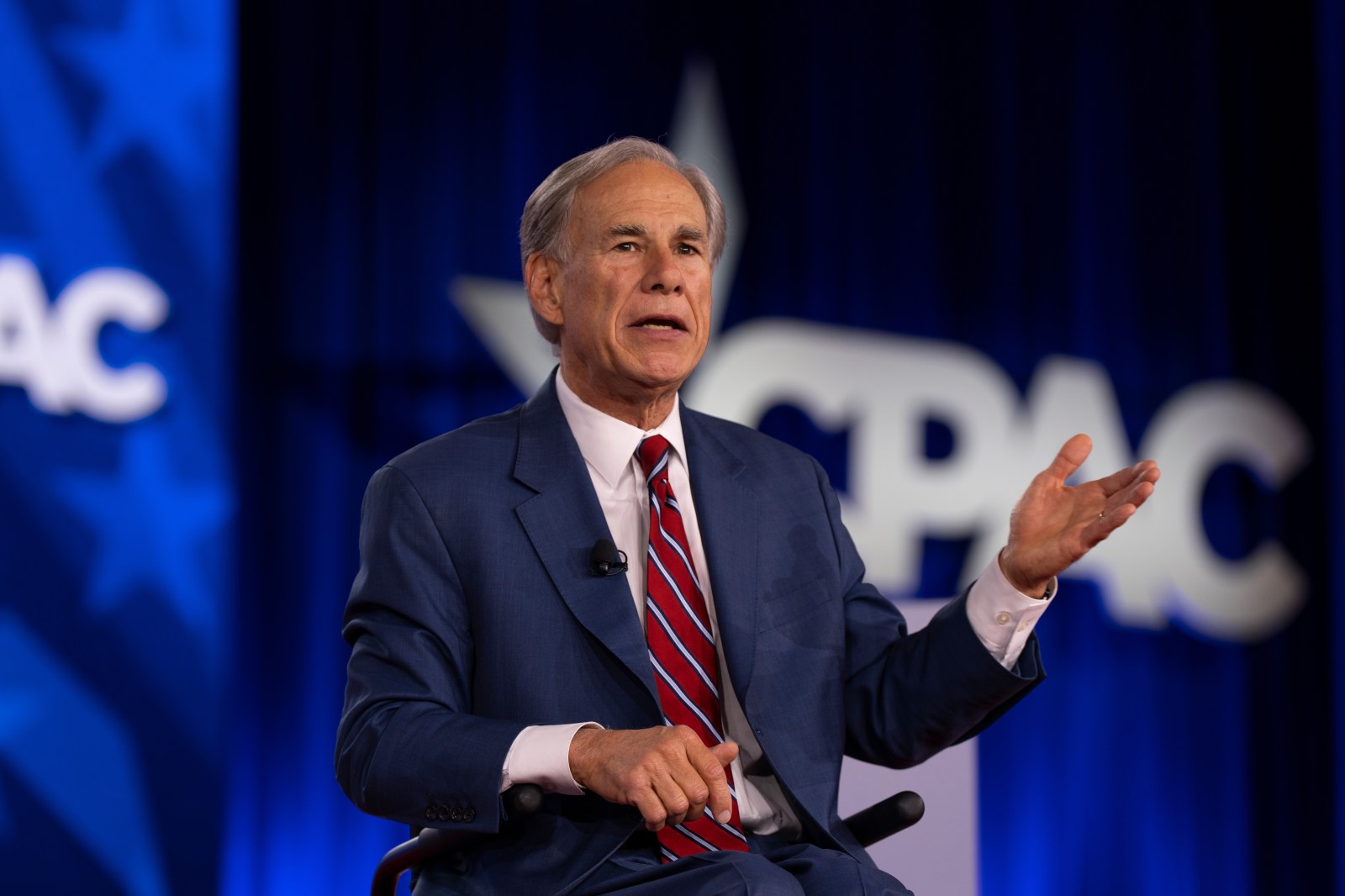 Abbott Holds Lead in Texas Governor Race