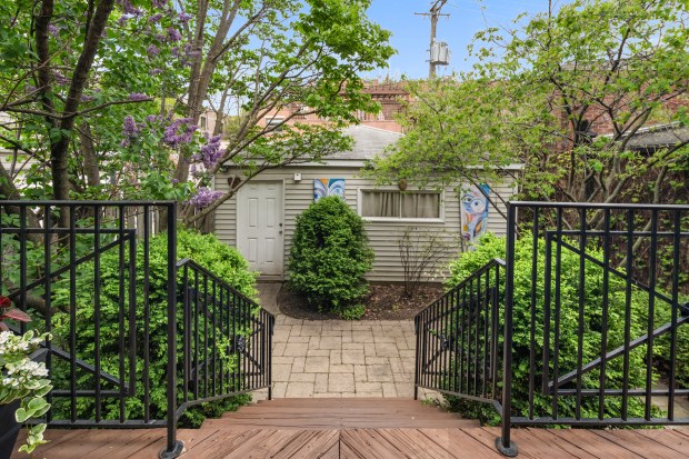 Luxury Home Listing in Lincoln Park, Chicago