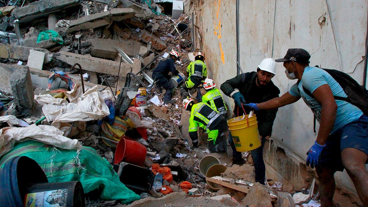 Colombia Earthquake Prompts Search for Survivors and U.S. Aid