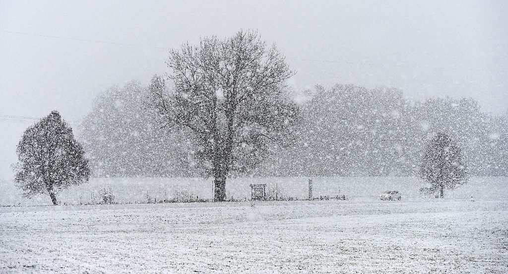 Old Farmer’s Almanac Predicts Challenging Winter 2026-2027 with Super El Niño Impact