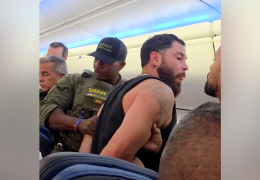 Retired Police Chief and Deputies Intervene in Midair Disturbance on United Flight