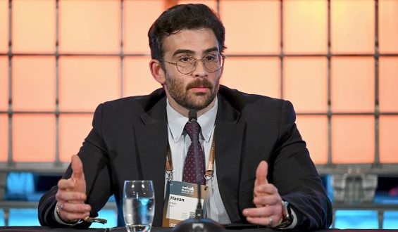 Democratic Party Faces Internal Tensions Over Socialist Factions