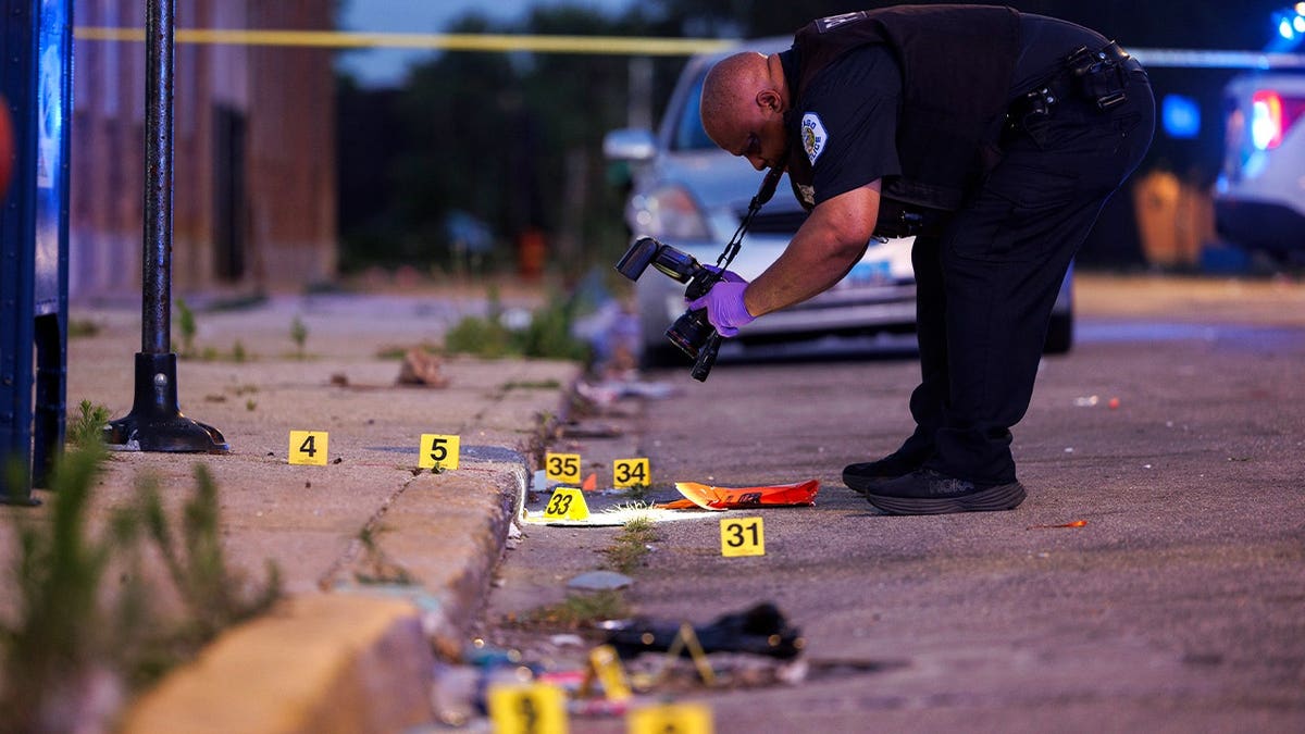 Former Detective Suggests National Guard Solution for Chicago’s Crime Crisis