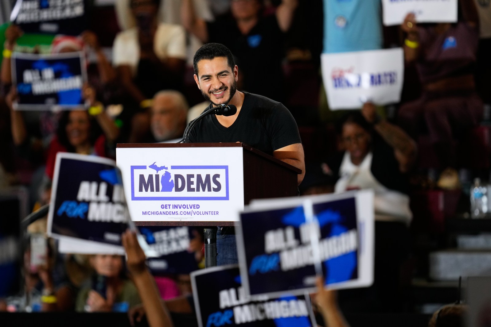 Close Senate Race in Michigan: El-Sayed vs. Rogers