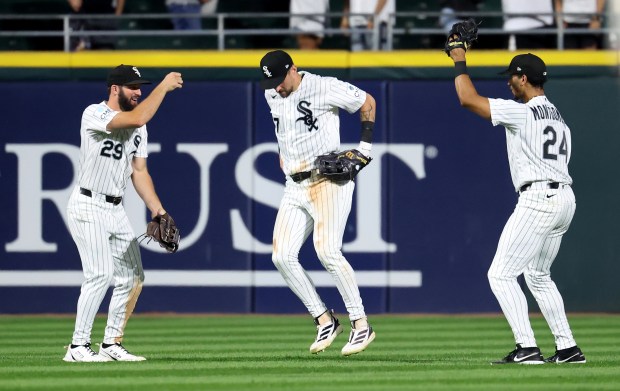 Chicago White Sox Triumph Over Texas Rangers in High-Scoring Game