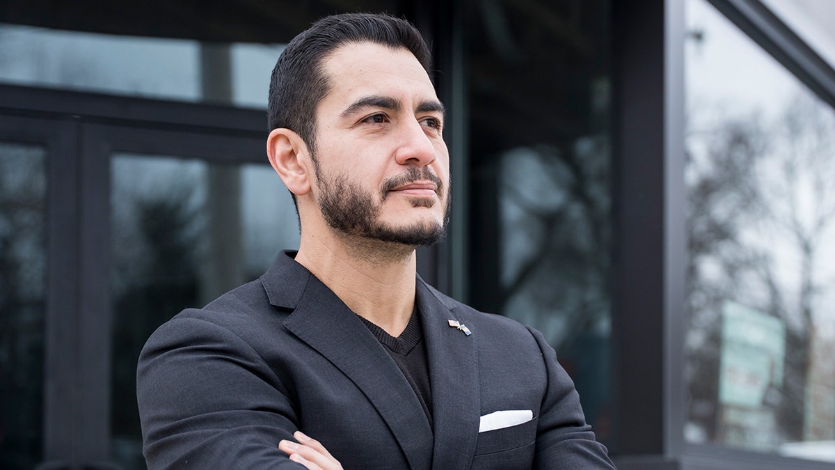 Joe Concha Criticizes Abdul El-Sayed’s Medical Credentials and Advertising Practices