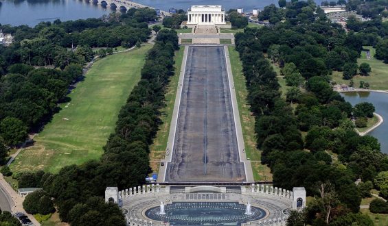 Trump Disputes Vandalism Findings at Lincoln Memorial Reflecting Pool