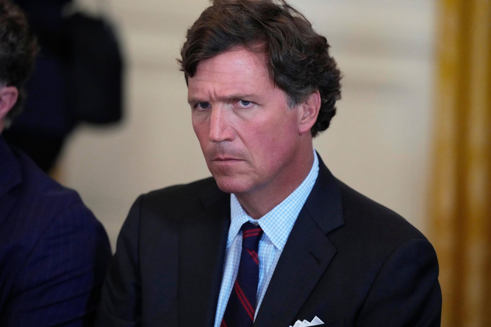 Tucker Carlson Urges Trump’s Removal Over Nuclear Weapon Concerns