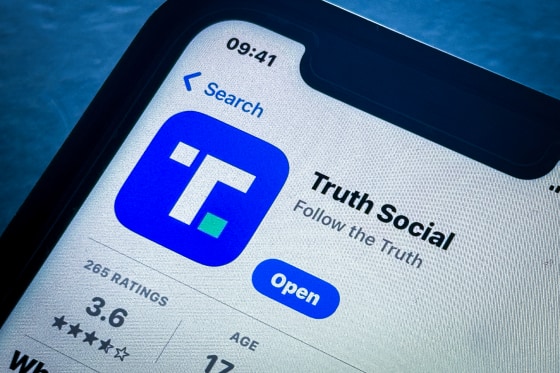 Trump’s Truth Social Gains Initial Customers