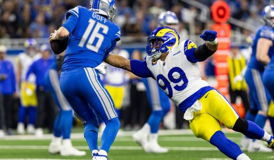 Aaron Donald Considers Return to the Rams
