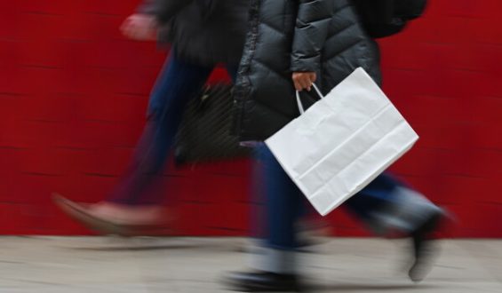 Wall Street Awaits Retail Earnings and Fed Insights Amid Inflation Woes