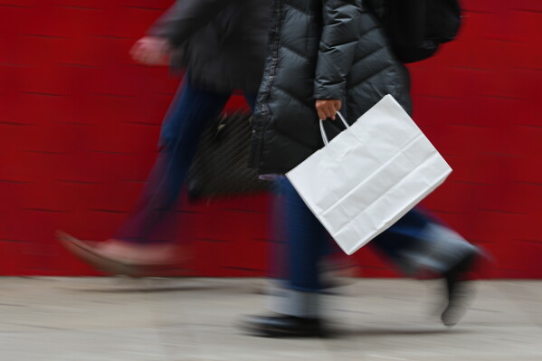 Wall Street Awaits Retail Earnings and Fed Insights Amid Inflation Woes
