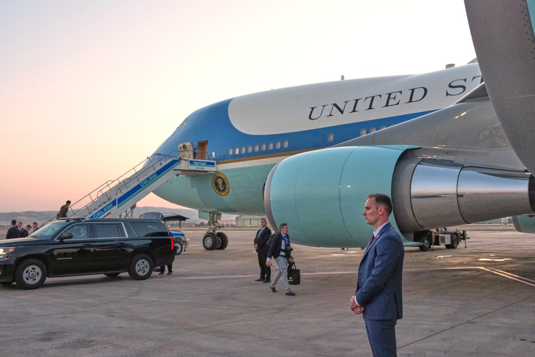 Secretive Plane Switch Ensures Trump’s Safety Amid Iran Threat