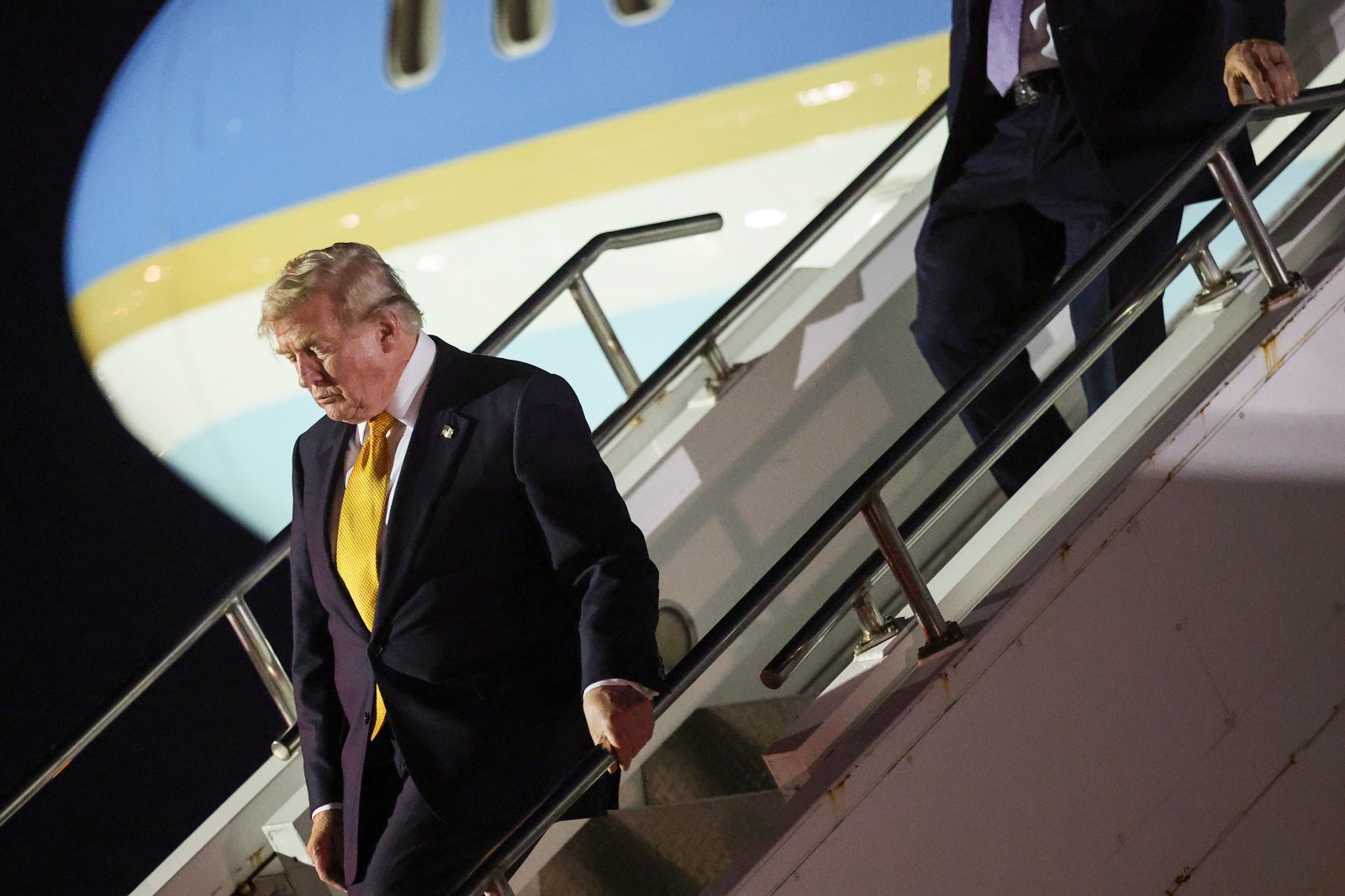 Concerns Rise Over President Trump’s Secret Aircraft Switch in Turkey