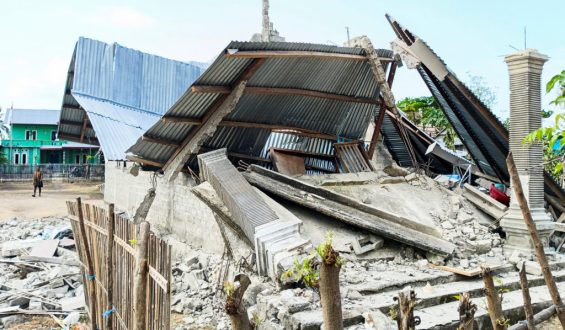 Earthquake in Eastern Indonesia Raises Death Toll to 53