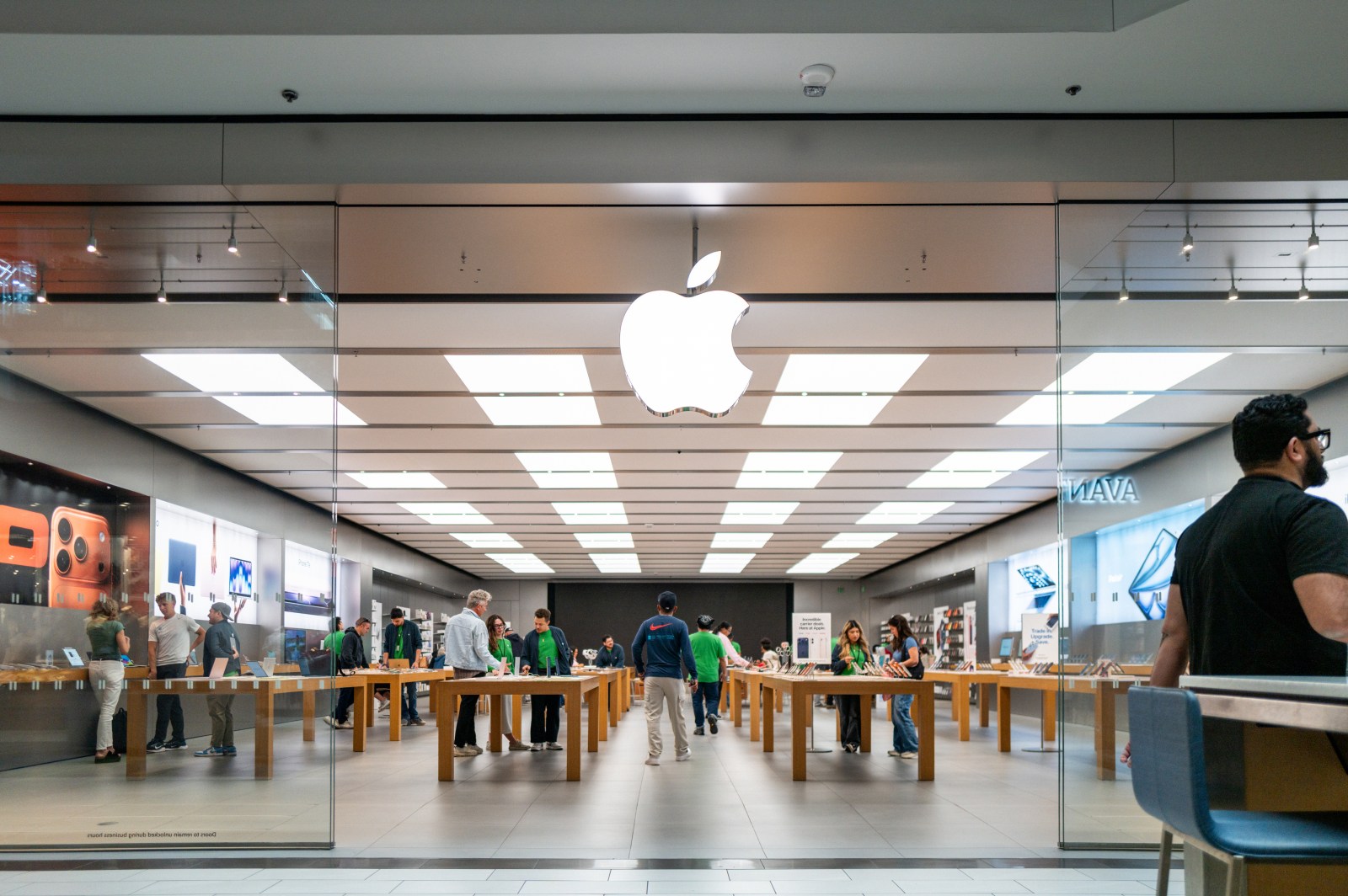 Apple’s Tariff Refunds: Billions Recovered, But No Direct Consumer Benefit