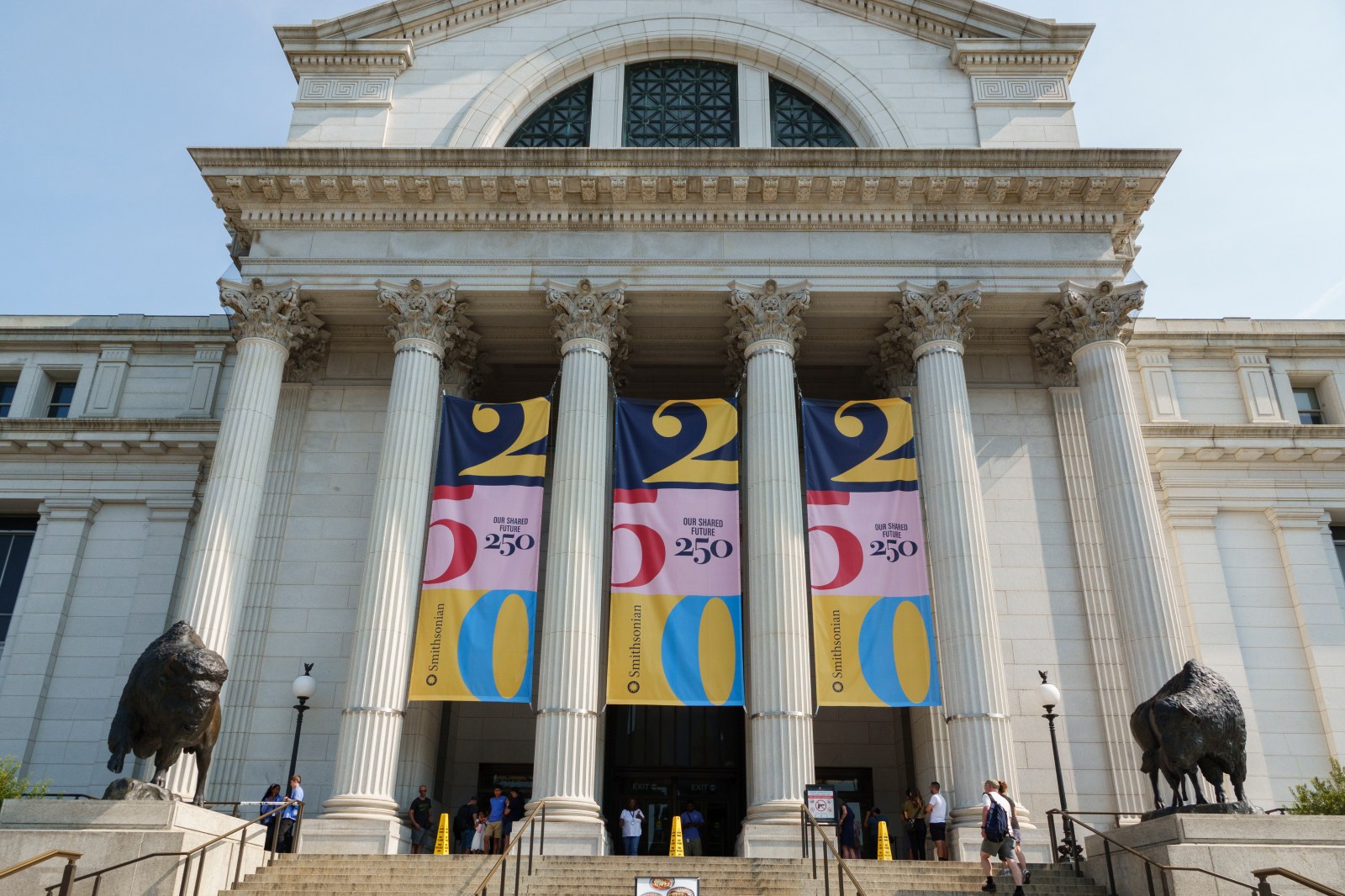 Debate Over the Smithsonian’s Approach to American History